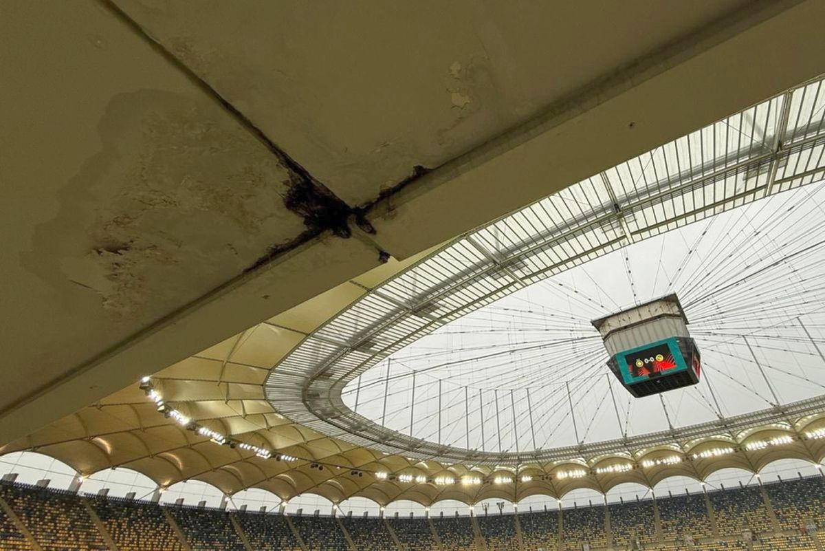 Imagini uluitoare de la Arena Națională înainte de FCSB - Young Boys » Ploaia s-a infiltrat prin tavanul lojilor