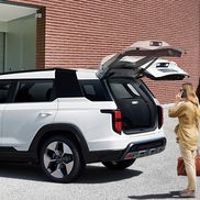 KGM Torres Full Hybrid, SUV-ul coreean care amenință supremația Dacia