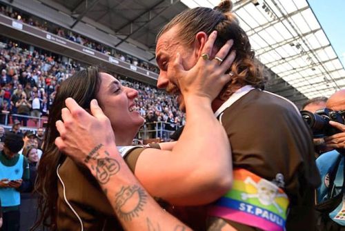 Jackson Irvine împreună cu soția sa, Jemilla / Foto: Bild