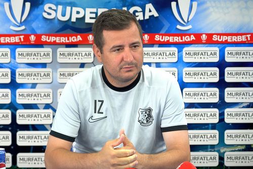 Ianis Zicu, la conferința de presă din calitate de antrenor principal la Farul // foto: farulconstanta.com