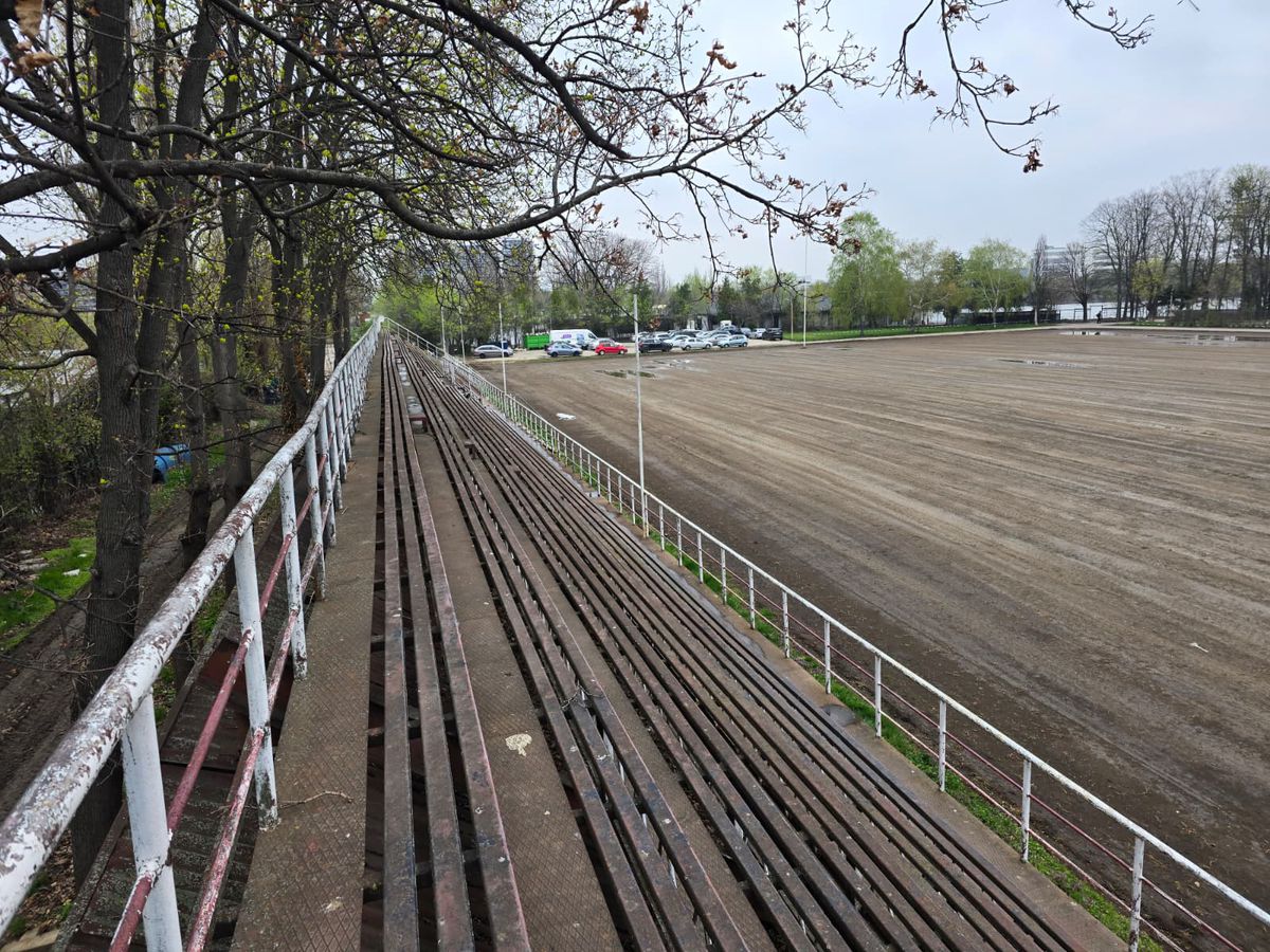 Cum arătau terenul și tribunele CCSS Tei, înainte de modernizare