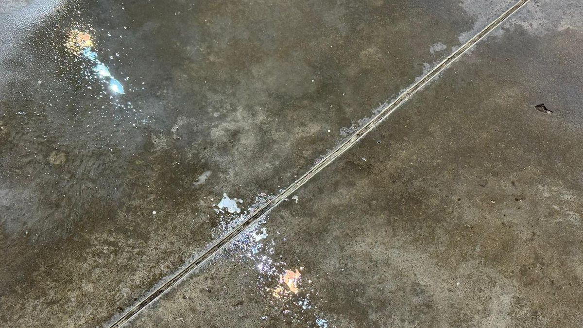 Imagini uluitoare de la Arena Națională înainte de FCSB - Young Boys » Ploaia s-a infiltrat prin tavanul lojilor