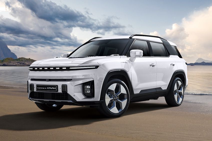 Cum arată și ce aduce nou KGM Torres Full Hybrid, SUV-ul care amenință Dacia