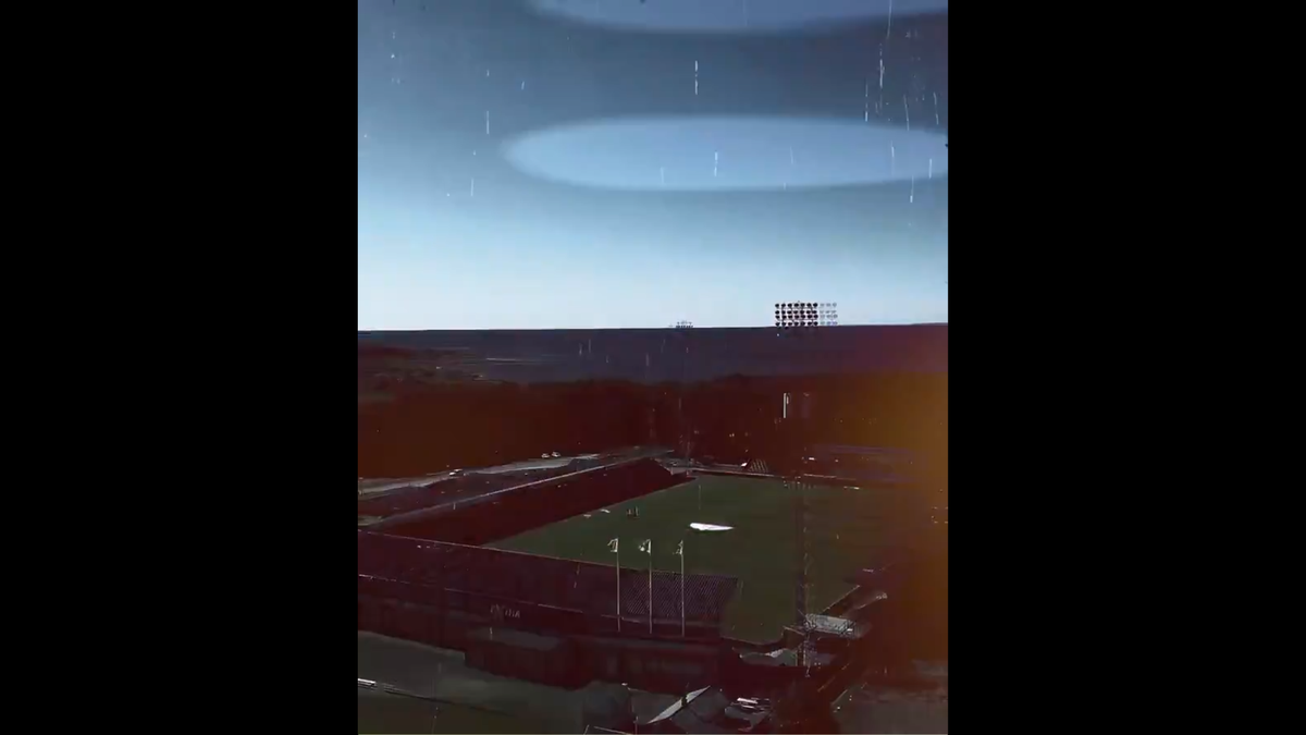 Stadionul Strandvallen și satul Hallevik din Suedia