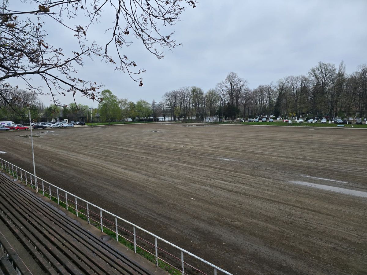 Cum arătau terenul și tribunele CCSS Tei, înainte de modernizare