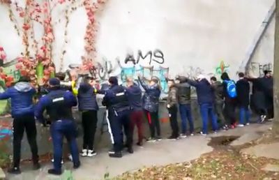 PETROLUL - POLI TIMIȘOARA 1-0 // VIDEO Bătaie ca în filme între fanii ploieșteni și cei ai Rapidului și ai lui Poli » 91 de persoane reținute de Jandarmeria Prahova