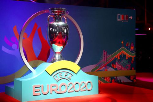 Forul european se teme că Euro 2020 nu se va putea disputa în 12 țări din cauza pandemiei și ar vrea să mute totul în Rusia, care a găzduit ultimul Mondial, în 2018.