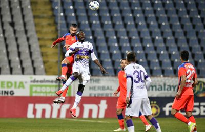 Dezvăluire incredibilă despre fotbalistul din Liga 1: „I-au găsit colegii carnetul. Ar fi cu 4 ani mai bătrân”