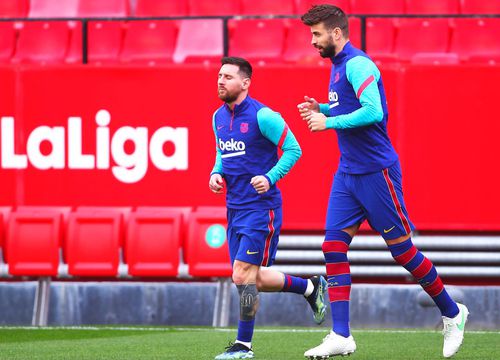 Lluis Mascara, directorul adjunct al cotidianului catalan „Sport”, susține că Gerard Pique (34 de ani) ar fi contribuit la plecarea lui Leo Messi (34 de ani) de la Barcelona.