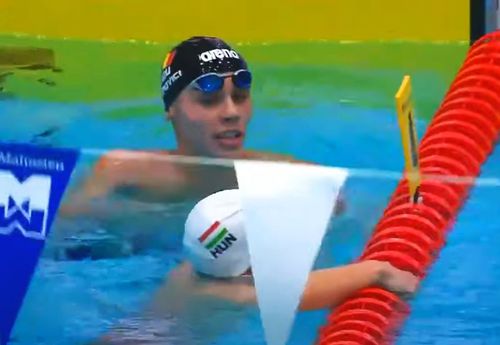 Campionatele Europene de nataţie în bazin scurt au debutat astăzi la Kazan, în Rusia. David Popovici (17 ani) și-a compromis șansele în calificările de la 400m liber din cauza unei greșeli copilărești.