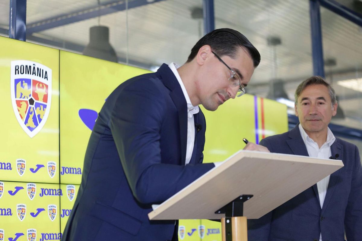 FOTO Burleanu a semnat azi noua înțelegere » FRF, contract pe 4 ani