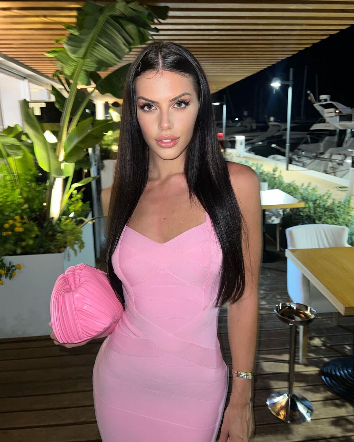 „Fosta” lui Higuain a aruncat „bomba” în direct, apoi a întors-o: „Totti mi-a dat mesaj” » A urmat scandalul: „E recidivistă!”