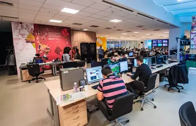 „Mai rămâneți? Dacă rămâneți, de ce?” » Răspunsul dat în direct de Remus Răureanu, după închiderea ediției tipărite a Gazetei Sporturilor: „E o răzbunare a patronilor”