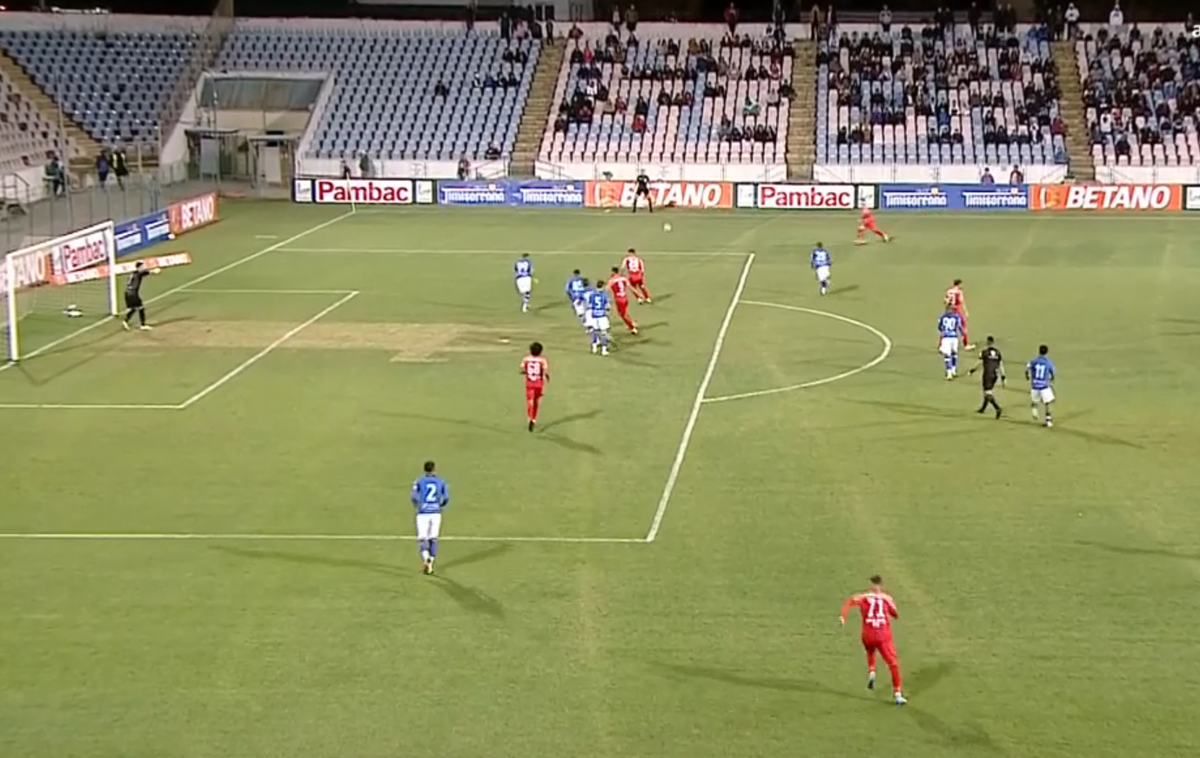 Diogo Izata, ratare rară în Gloria Buzău - Farul