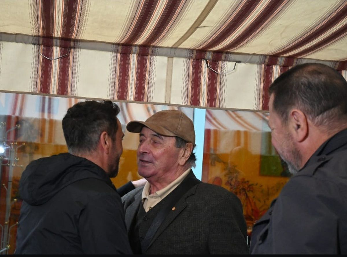 O, tempora! Imagini spectaculoase la 40 ani de când Dinamo o elimina pe Hamburg: legendele clubului și Borcea au făcut furori la evenimentul organizat de Țălnar