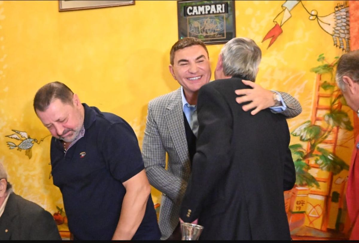 Imagini spectaculoase la 40 ani de când Dinamo o elimina pe Hamburg: legendele clubului și Borcea au făcut furori la evenimentul organizat de Țălnar