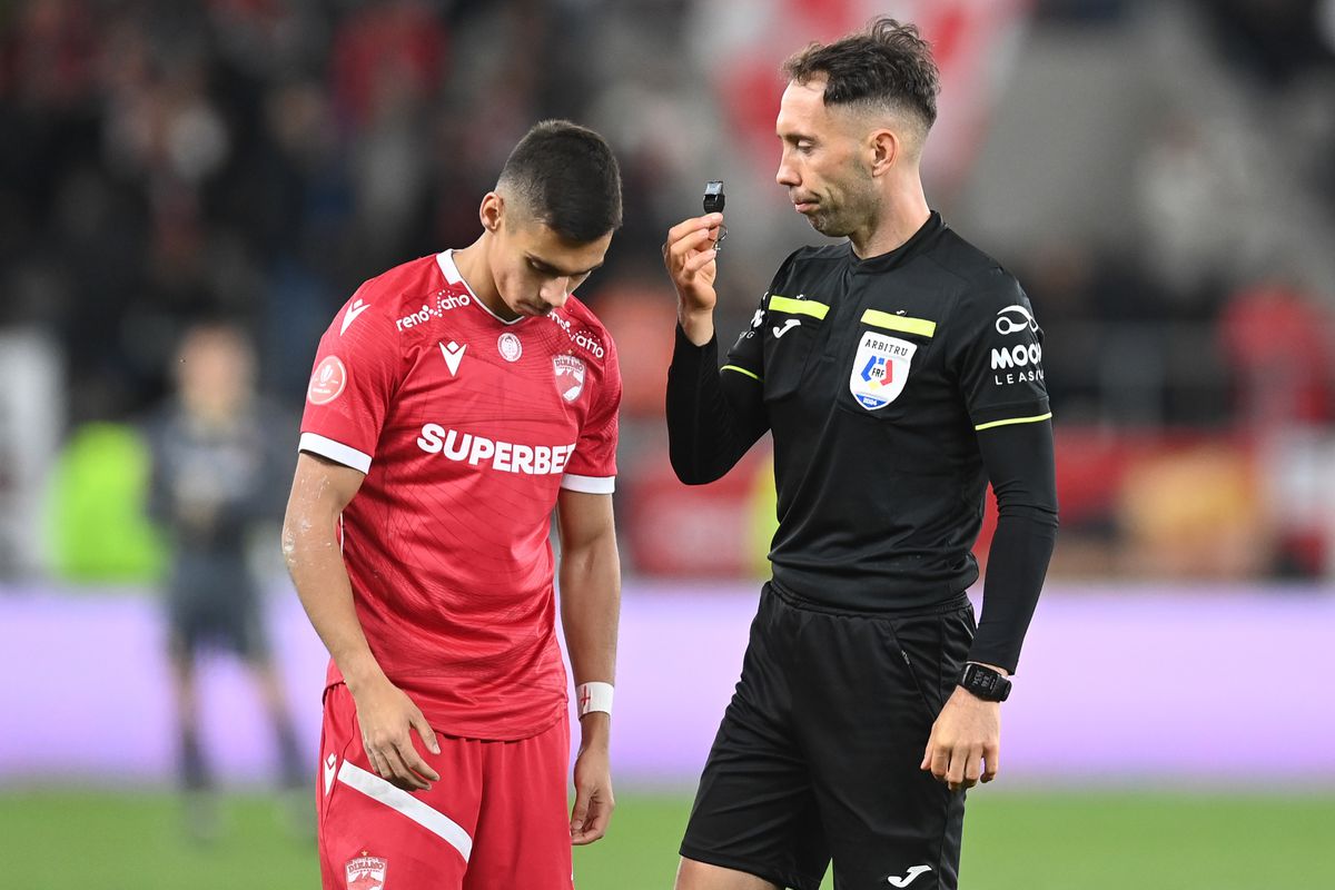 Scandal între coechipieri la Dinamo - UTA » Adversarii au intervenit pentru a-i despărți: „Ne împăcăm noi!”