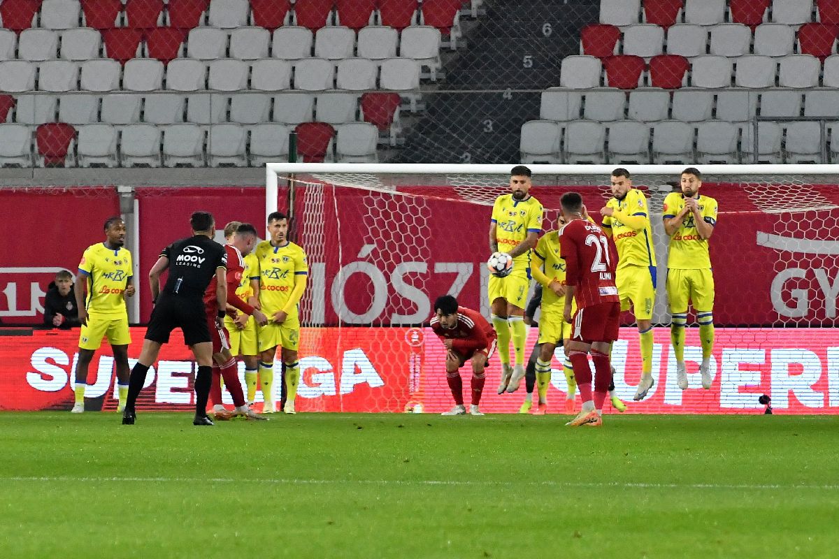 Florin Stîngă și-a „turnat cenușă în cap”, după ce Petrolul a pierdut două puncte cu doi oameni în plus: „Doborâți mental”