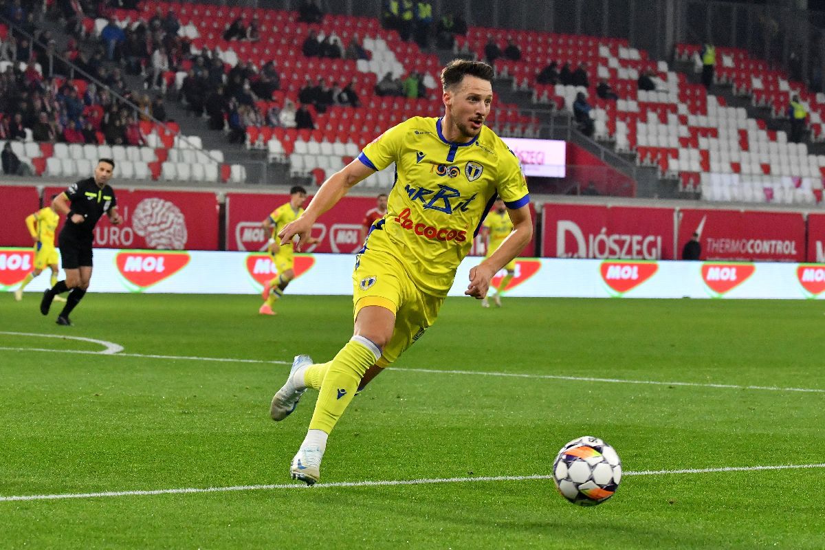 Florin Stîngă și-a „turnat cenușă în cap”, după ce Petrolul a pierdut două puncte cu doi oameni în plus: „Doborâți mental”