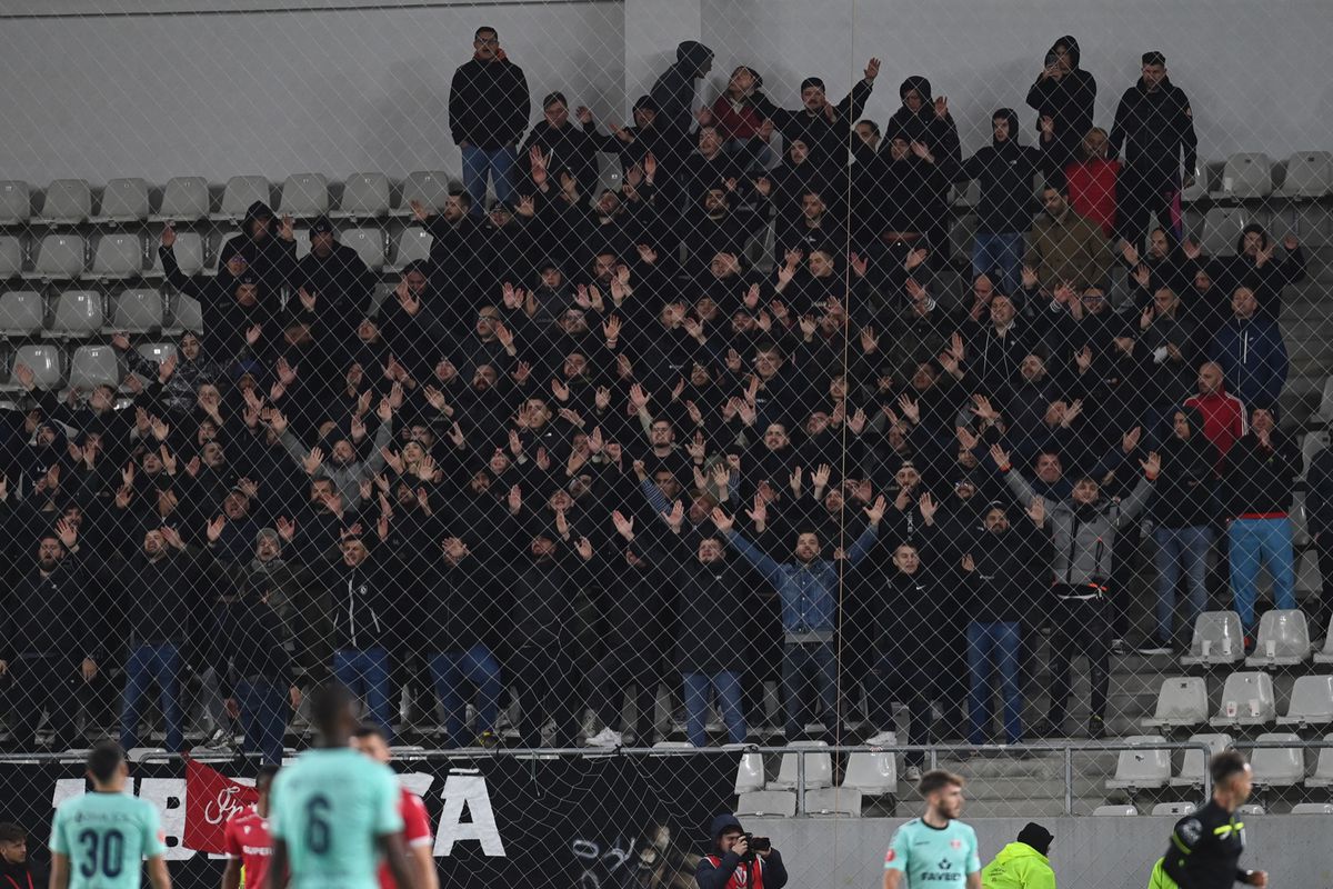 Șeful lui Dinamo anunță când îl plătește pe Rednic: „Nu am vrut înainte de meci!” + Anunț-surpriză: „Ușa va fi mereu deschisă”