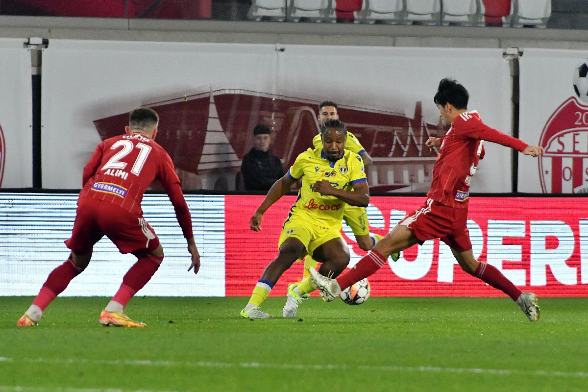 Florin Stîngă și-a „turnat cenușă în cap”, după ce Petrolul a pierdut două puncte cu doi oameni în plus: „Doborâți mental”