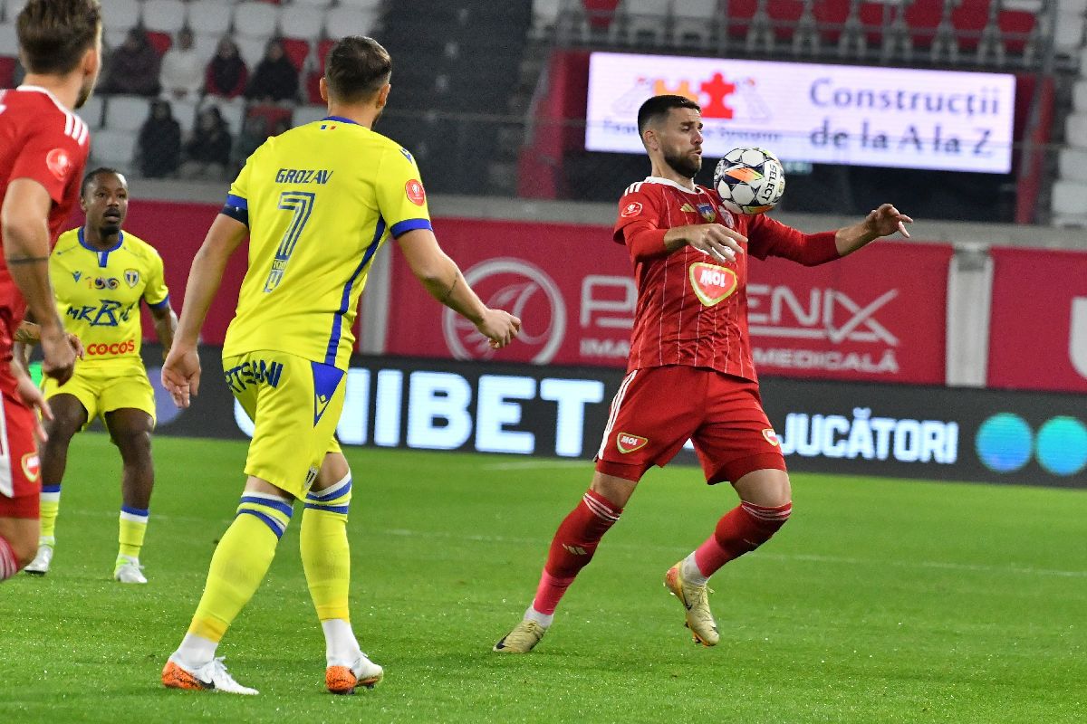 Florin Stîngă și-a „turnat cenușă în cap”, după ce Petrolul a pierdut două puncte cu doi oameni în plus: „Doborâți mental”