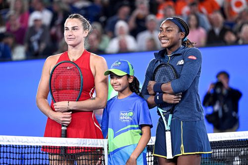 Aryna Sabalenka și Coco Gauff înainte de finala de la Australian Open 2024 pe care a câștigat-o jucătoarea din Belarus FOTO Imgao Images