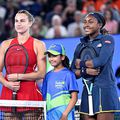 Aryna Sabalenka și Coco Gauff înainte de finala de la Australian Open 2024 pe care a câștigat-o jucătoarea din Belarus FOTO Imgao Images