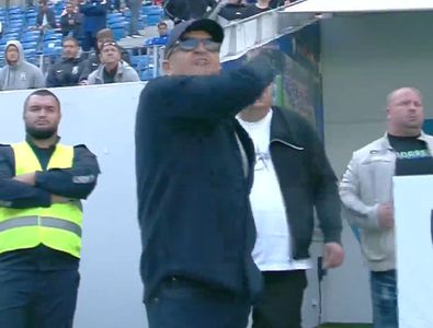 NEVEROSIMIL! Adrian Mititelu a intrat pe teren, a vrut să scoată echipa și a urlat la arbitru: „Nemernicule! Tu să ieși afară, tu!”