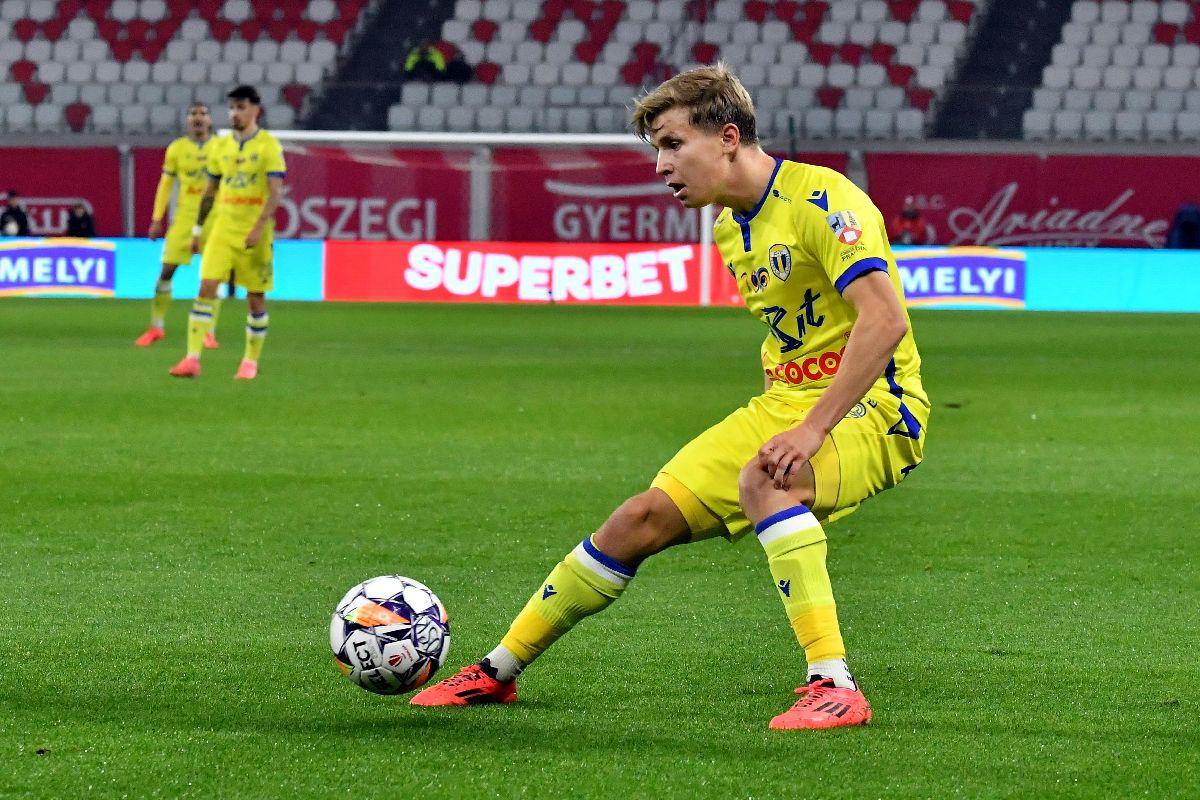 Florin Stîngă și-a „turnat cenușă în cap”, după ce Petrolul a pierdut două puncte cu doi oameni în plus: „Doborâți mental”