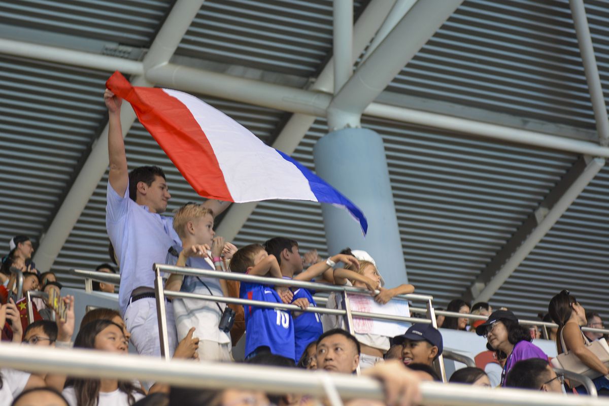 Leon Marchand a câștigat Cupa Mondială în bazin scurt + Cursa incredibilă la 200 m liber, unde l-a depășit pe Pan Zhanle