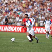 În acțiune în celebra victorie a Olteniei fotbalistice, U Craiova - Steaua (3-1), din 2002