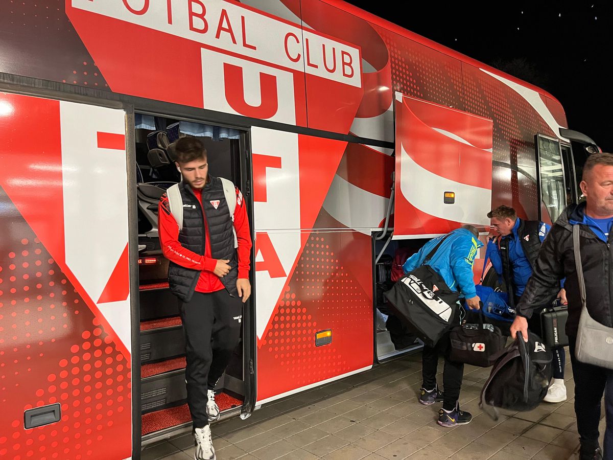 Dinamo - UTA 1-0 » Politic, câine de rasă! Golul de generic al lui Dennis aduce victoria unui Dinamo modest în repriza a doua! „Câinii” sunt acum pe 2