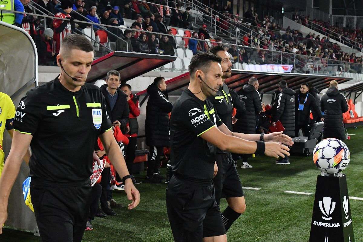 Florin Stîngă și-a „turnat cenușă în cap”, după ce Petrolul a pierdut două puncte cu doi oameni în plus: „Doborâți mental”