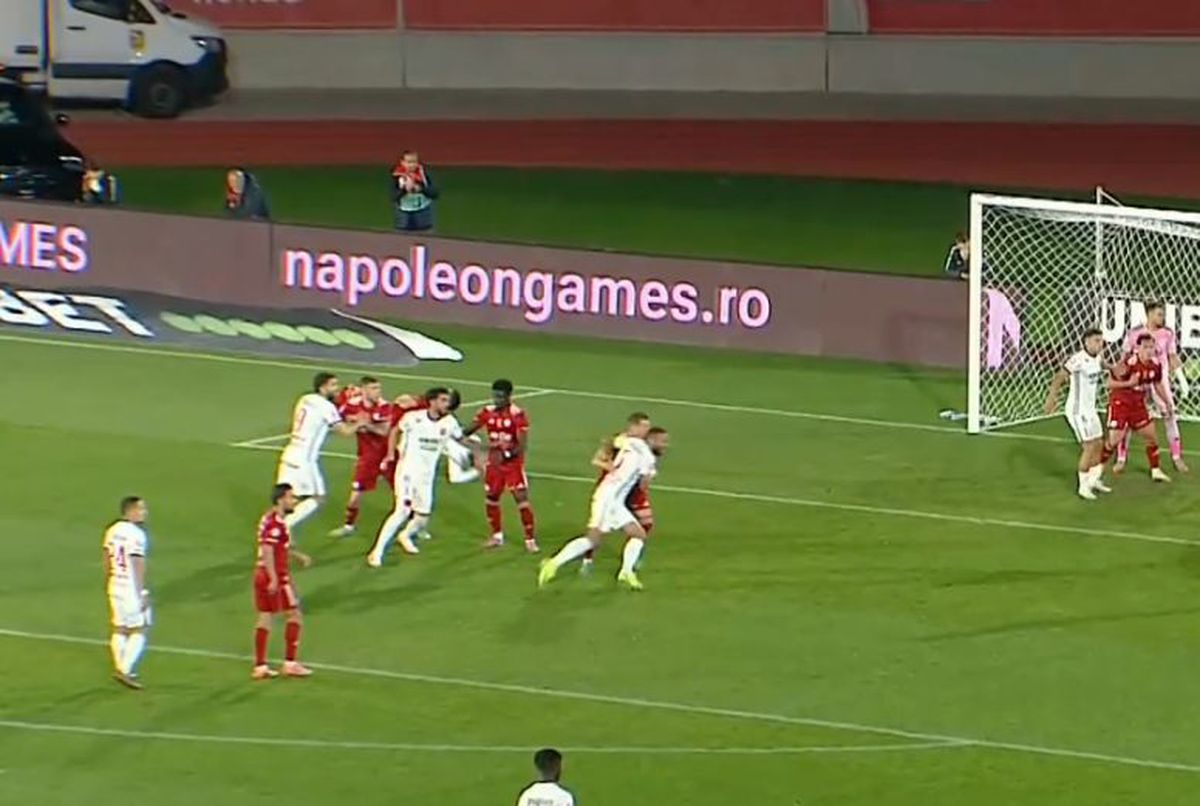 Ce a fost în capul lui?! Iată faza bizară din Hermannstadt - Oțelul: fundașul-kamikaze a luat „roșu” direct și imediat a venit golul!