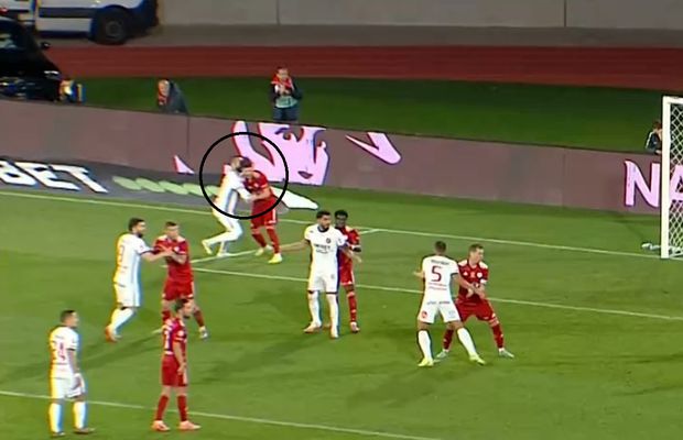 Ce a fost în capul lui?! Iată faza bizară din Hermannstadt - Oțelul: fundașul-kamikaze a luat „roșu” direct și imediat a venit golul!