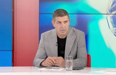 Ce apariție în emisiunea lui Mironică! După ce „a stat ascuns” 10 ani, a venit special de la Caracal pentru a comenta Craiova - Rapid