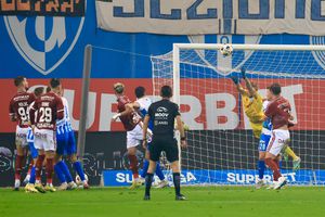 Universitatea Craiova - Rapid, derby în Bănie » Incandescent: două goluri și o mulțime de ocazii