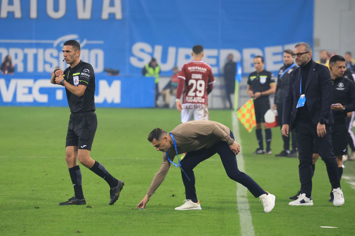 Mirel Rădoi, gest FĂRĂ precedent în Craiova - Rapid » Antrenorul a plecat „glonț” la vestiare înainte de finalul partidei!