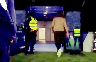 Mirel Rădoi, gest FĂRĂ precedent în Craiova - Rapid » Antrenorul a plecat „glonț” la vestiare înainte de finalul partidei!