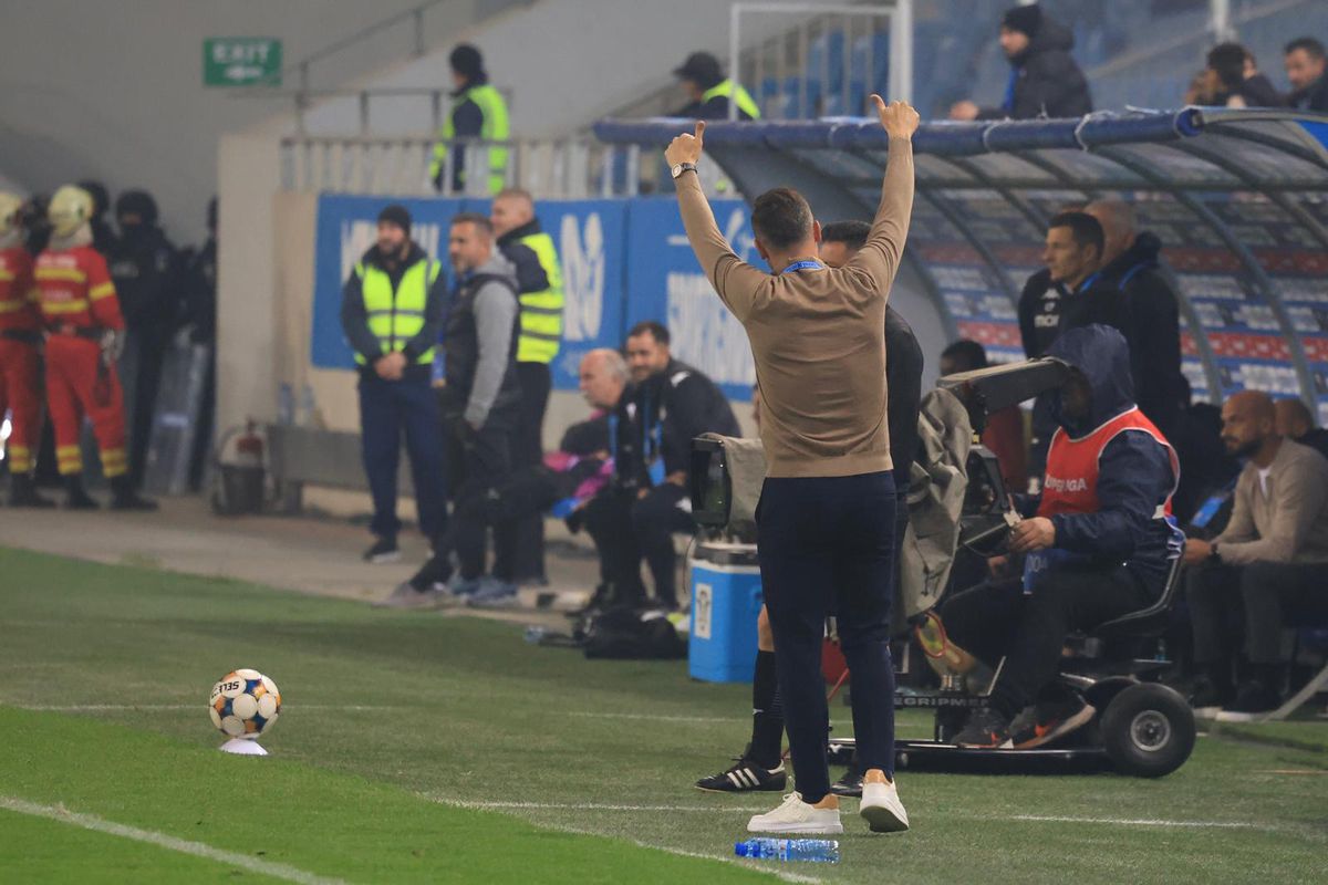 Mirel Rădoi, gest FĂRĂ precedent în Craiova - Rapid » Antrenorul a plecat „glonț” la vestiare înainte de finalul partidei!