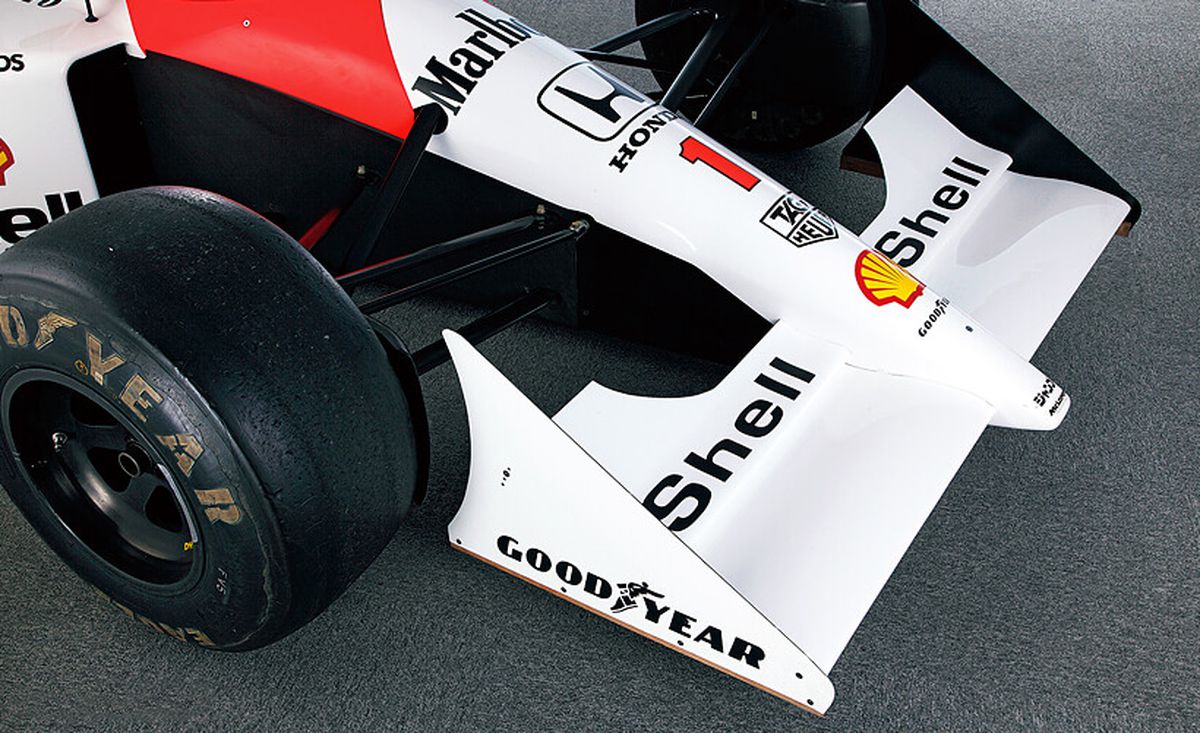 Un monopost emblematic al lui Senna, scos la licitație! Suma este amețitoare