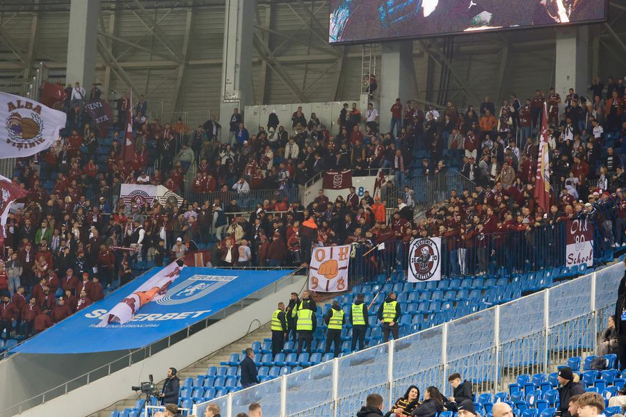 Nu s-a văzut la TV: scandal în peluza Rapidului la Craiova, jandarmii n-au mai stat pe gânduri