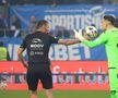 Arbitrul Marcel Bârsan și Marian Aioani în Universitatea Craiova - Rapid, imagini de meci / Ionuț Iordache (GSP)