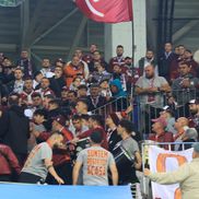 Scandal în galeria la Rapidului în timpul meciului cu Universitatea Craiova // FOTO: Ionuț Iordache (GSP)