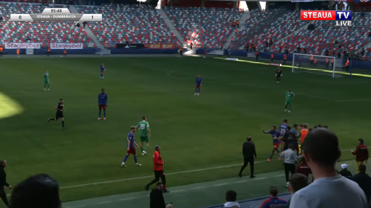 Daniel Oprița, de necontrolat » Scandal-monstru la Steaua - Dumbrăvița: scene reprobabile