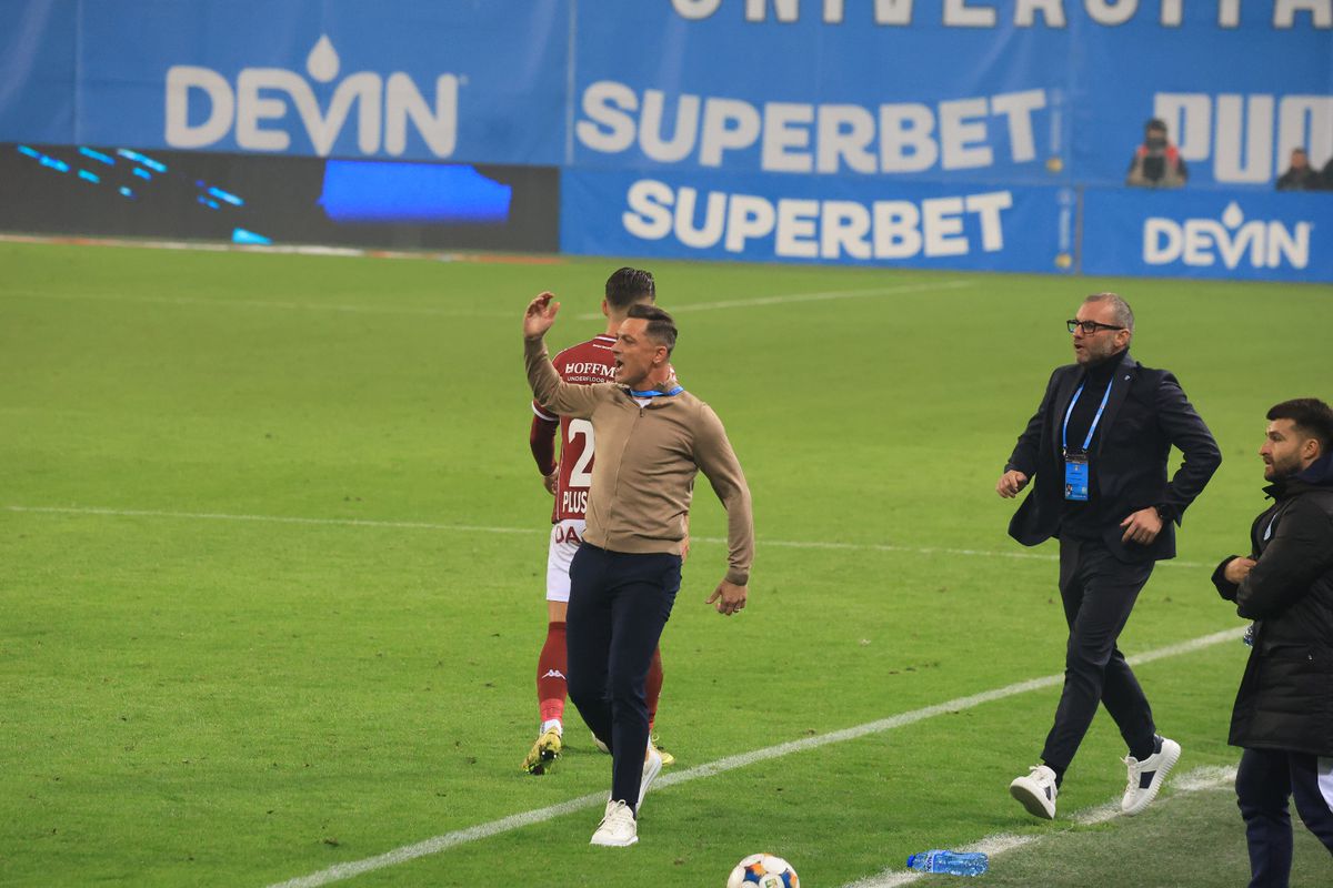 Mirel Rădoi, gest FĂRĂ precedent în Craiova - Rapid » Antrenorul a plecat „glonț” la vestiare înainte de finalul partidei!