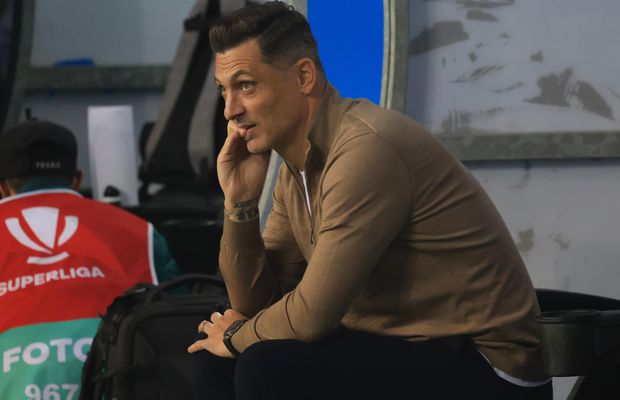 Mirel Rădoi „a luat foc” în timpul meciului, apoi a avut o cerere inedită în conferință: „Dați-le cartonaşe jucătorilor mei! Nu vor mai fi nici în lot”