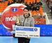 CORESPONDENȚĂ DIN JAPONIA // FOTO Cristina Neagu, premiată în Japonia! Balonul de Aur din handbal e în braţele româncei!