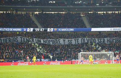 ATLETICO - BARCELONA 0-1 // Antoine Griezmann, victima unor atacuri MURDARE: șobolani și „Mori, Griezmann!” + Messi, luat la țintă cu o umbrelă